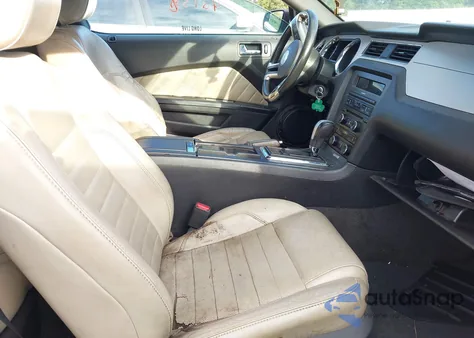 2013 Ford Mustang V6 Premium z USA, uszkodzony, nr VIN 1ZVBP8AM1D5254018